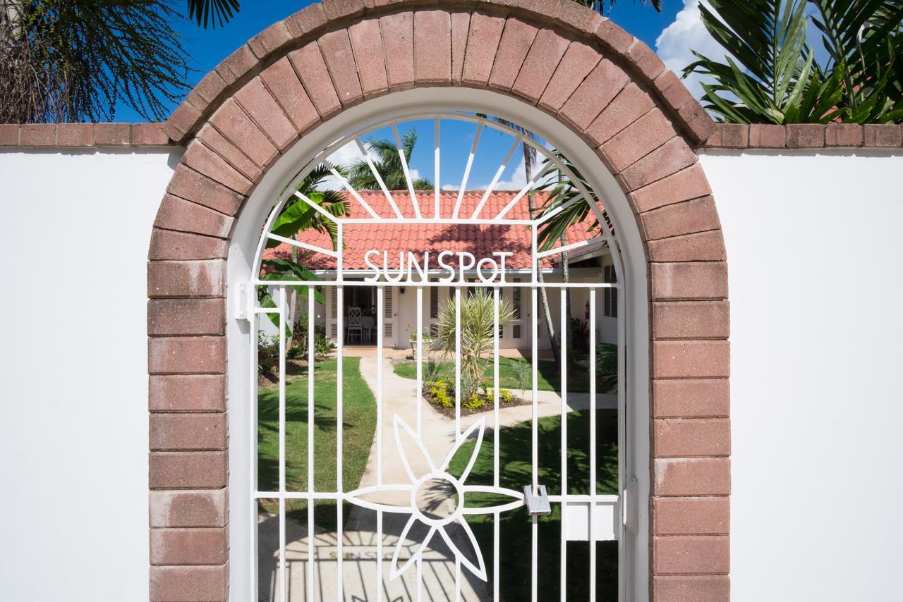 Sunspot Villa ランアウェイ・ベイ エクステリア 写真