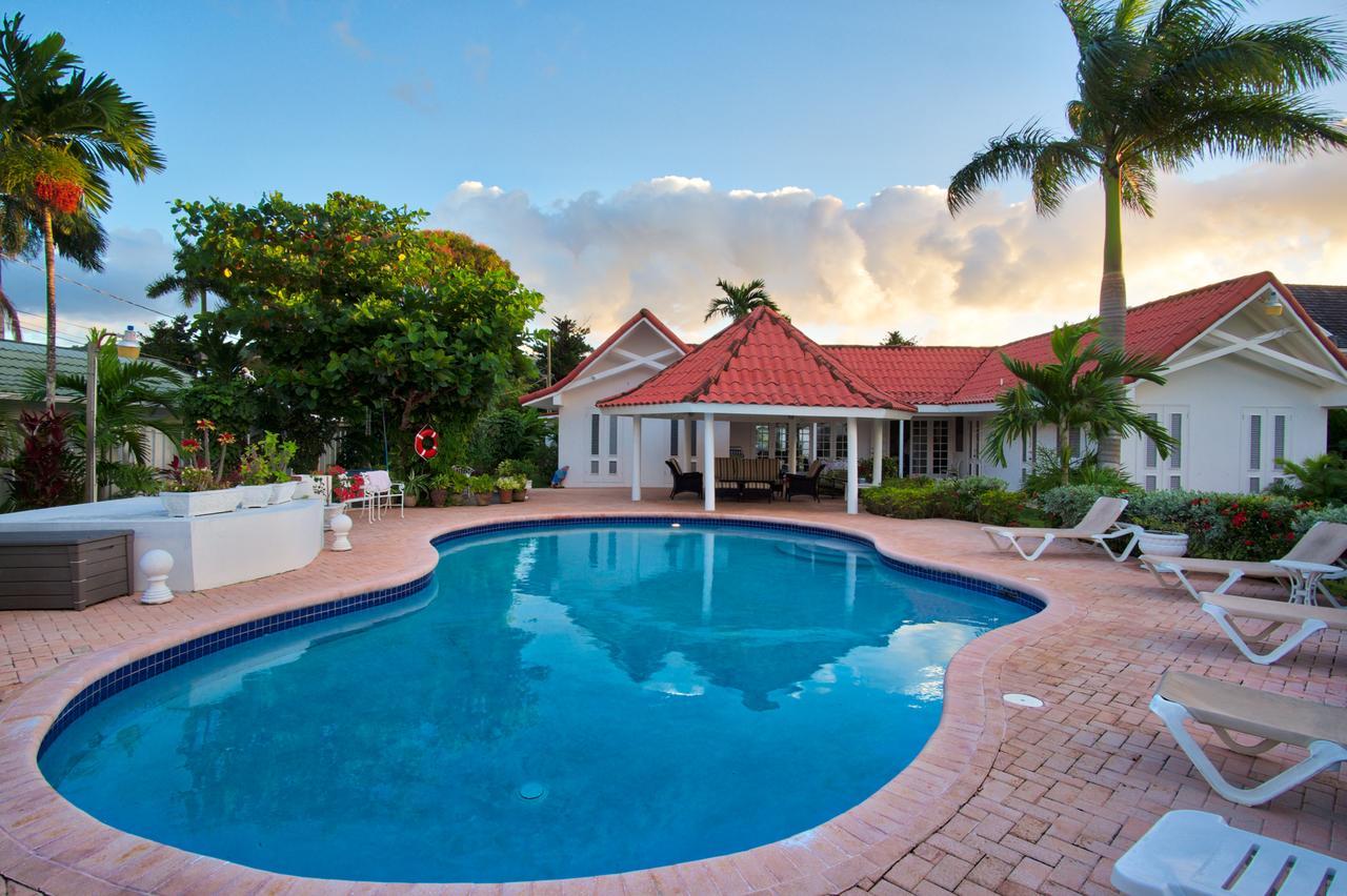 Sunspot Villa ランアウェイ・ベイ エクステリア 写真