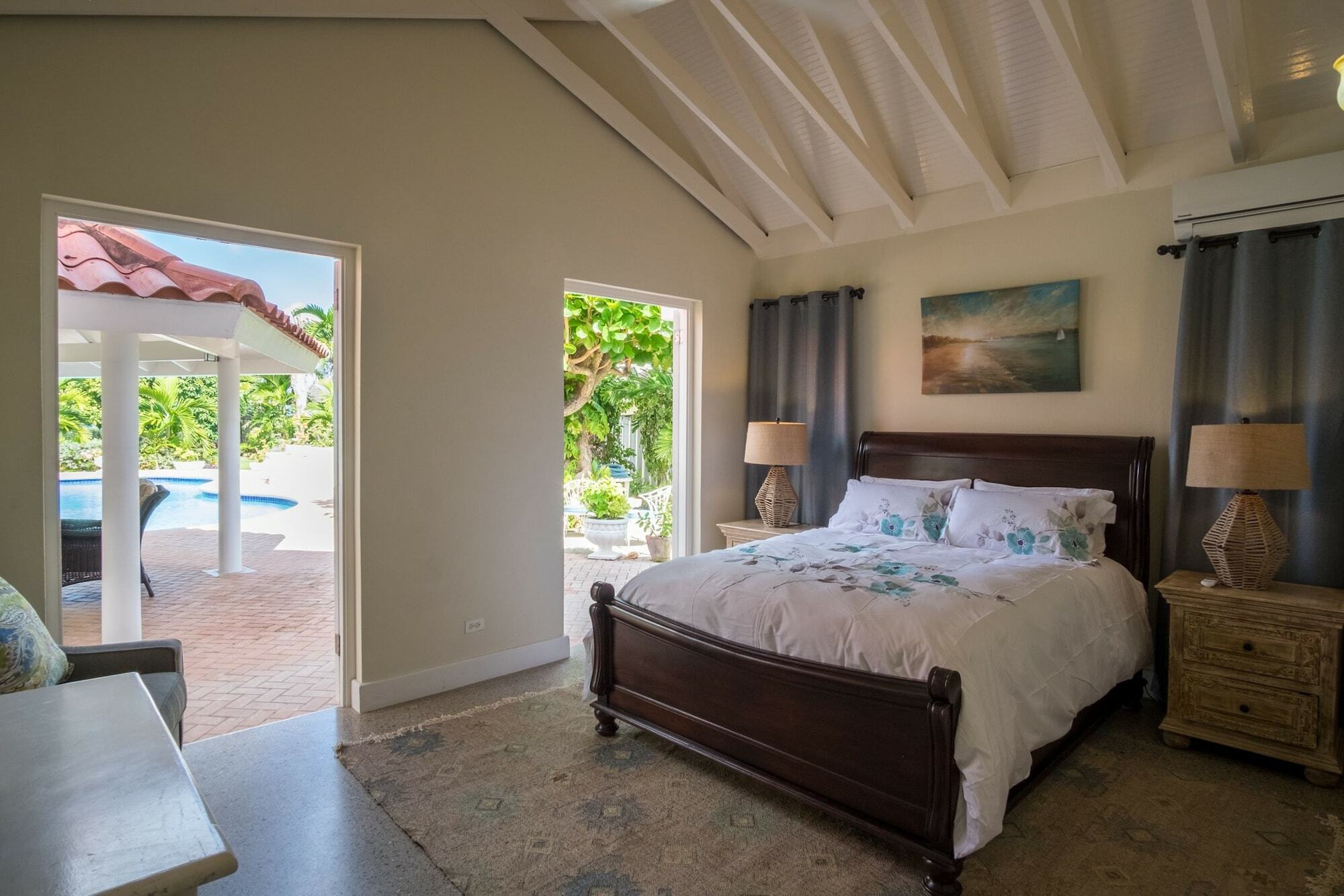 Sunspot Villa ランアウェイ・ベイ エクステリア 写真